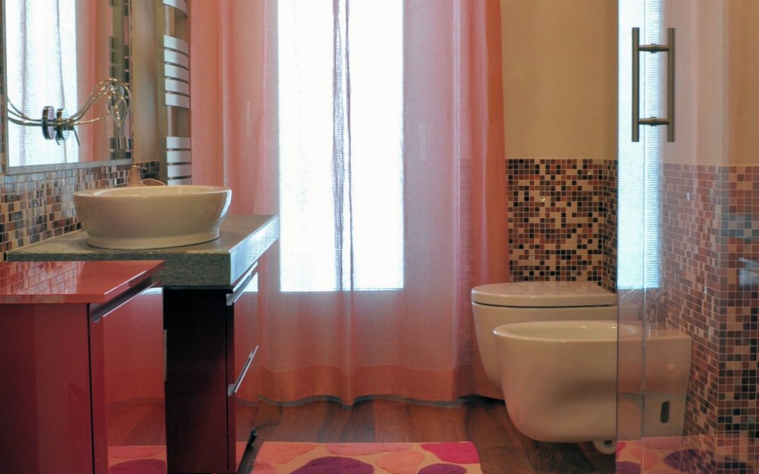 Bagno ciclamino mosaico pietra di luserna