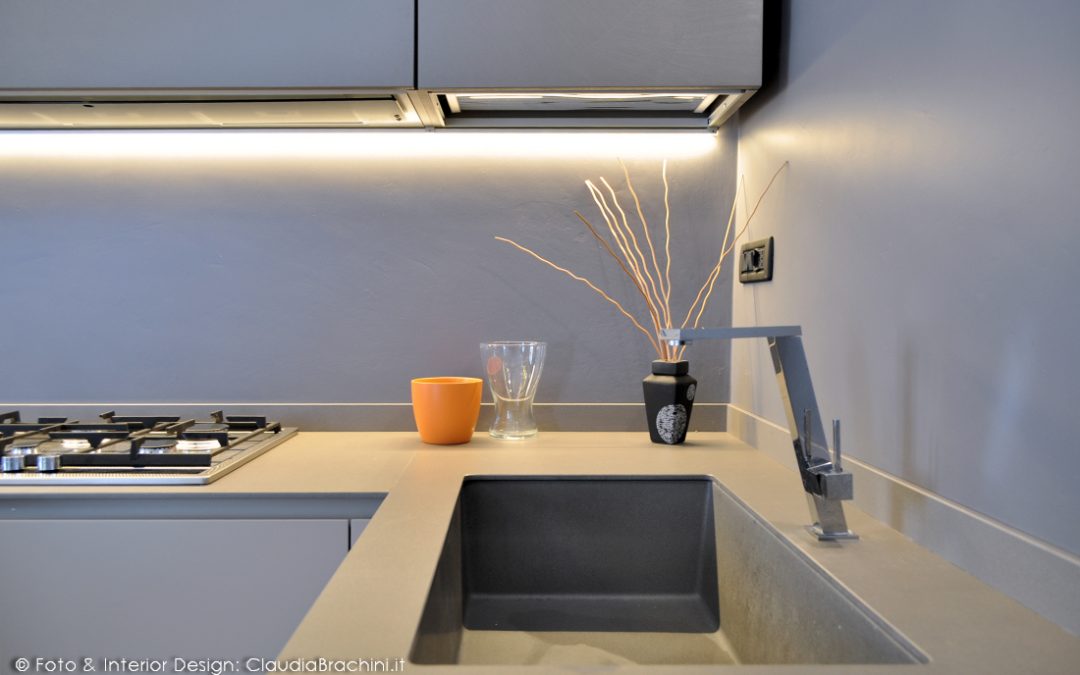 cucina tortora con top in gres lavello sottotop