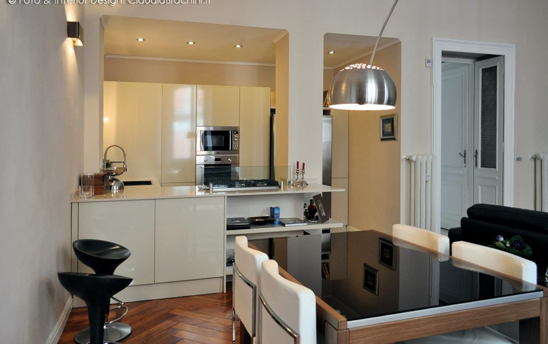 cucina tortora lucida con libreria