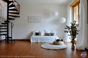 home staging con allestimento soggiorno