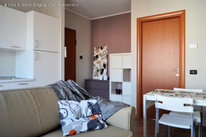 soggiorno arredato ikea per casa in affitto